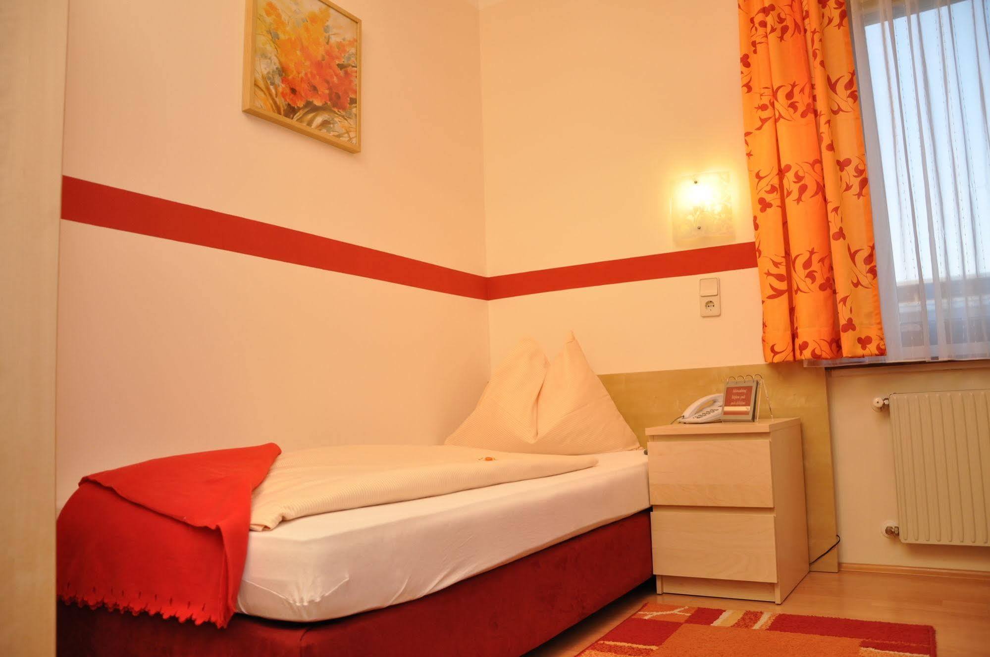 Hotel Zlami-Holzer Klagenfurt am Woerthersee Zewnętrze zdjęcie